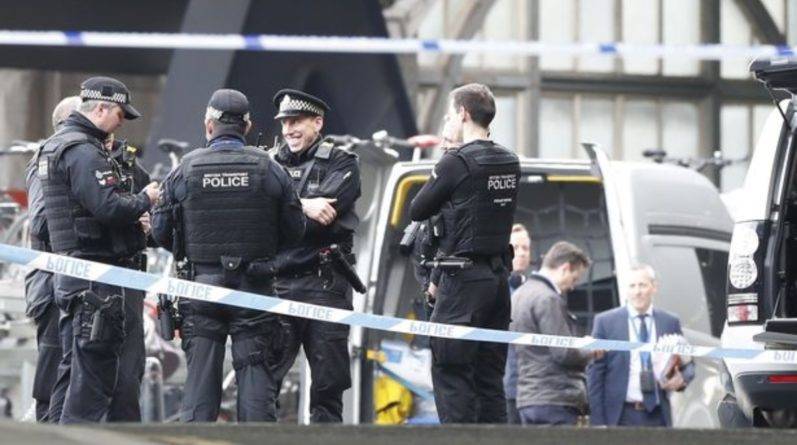 Три конверта с самодельными бомбами были обнаружены в лондонских аэропортах и на станции Ватерлоо - theuk.one - Лондон - Ирландия - Великобритания