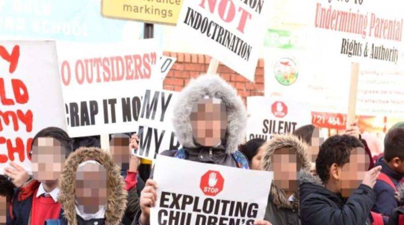 Родители-мусульмане продолжат бойкотировать школу Бирмингема до полной отмены ЛГБТ-программы - theuk.one - Birmingham - Великобритания