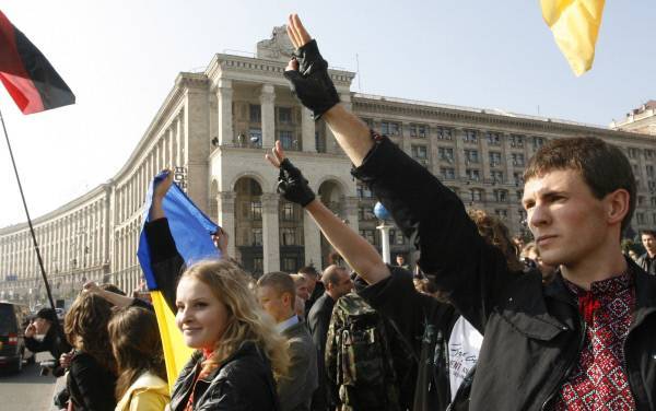 ЛДНР хотят разрушать с помощью обандеренной молодёжи - politnavigator.net - Украина - Киев - Мариуполь