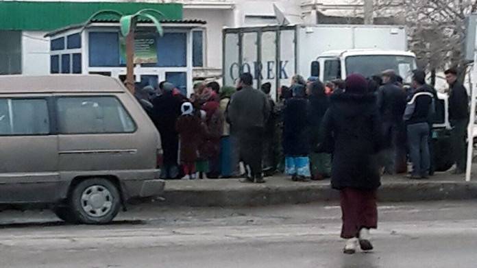 Пенсионер скончался в давке за хлебом | Вести.UZ - vesti.uz - Туркмения