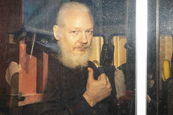 Джулиан Ассанж - Суд арестовал Ассанжа, в США ему грозит 5 лет тюрьмы - trud.ru - США - Англия - Лондон