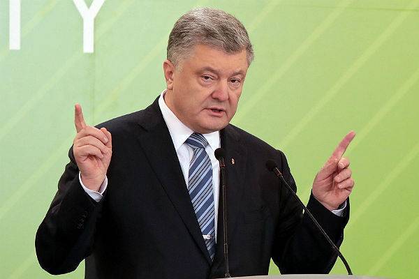 Петр Порошенко - Александр Ткаченко - Украинский телеканал пригрозил Порошенко судом за срыв эфира - trud.ru - Украина