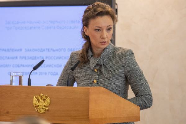 Анна Кузнецова - Анна Кузнецова назвала причину появления в России детей-«маугли» - trud.ru - Россия