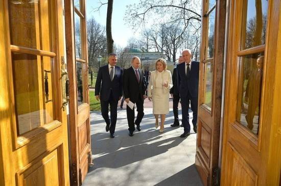Владимир Путин - Вячеслав Володин - Валентин Матвиенко - Российский крупный бизнес хотят отправить в регионы - pnp.ru - Россия - Санкт-Петербург