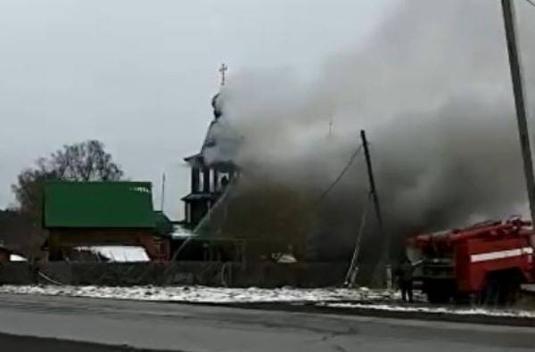 Восемь детей пострадали при пожаре в челябинском храме - govoritmoskva.ru - район Саткинский