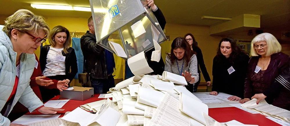 Петр Порошенко - Руслан Бортник - Максим Степанов - Тихий бунт по-украински - politnavigator.net - Украина - Одесская обл.