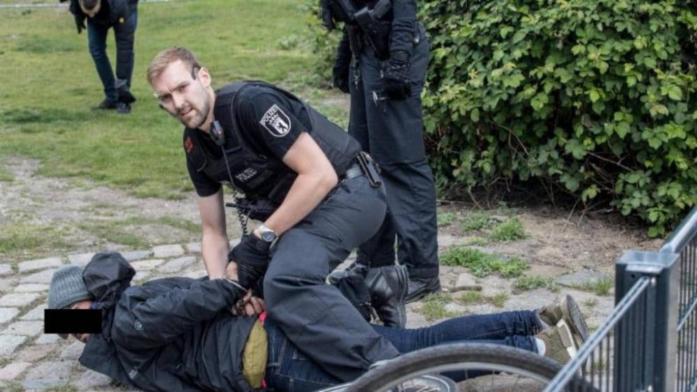 Берлин - Берлин: полиция не может справиться с наркодилерами в парке Герлицер - germania.one - Берлин - Гвинея