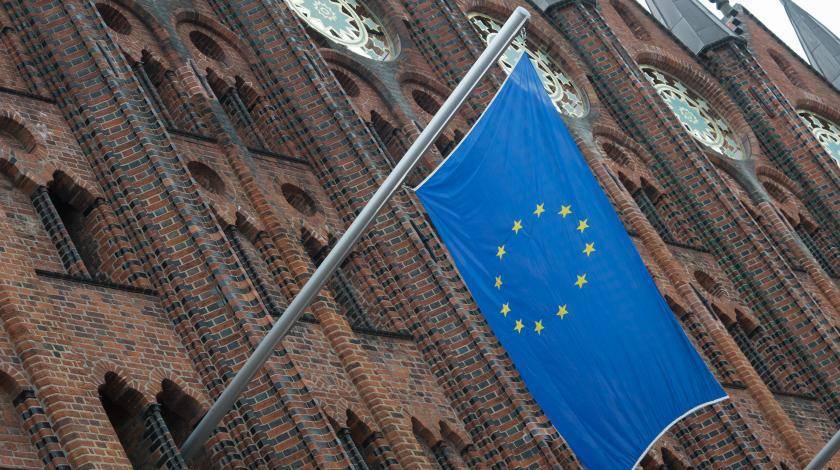 Урмас Рейнсалу - В ЕС отказались нагнетать ситуацию вокруг паспортов РФ жителям Донбасса - utro.ru - Москва - Россия - Эстония - Чехия - ЛНР - Брюссель