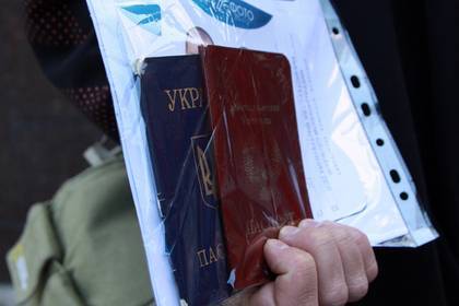 Украина заявила о неполноценности выданных в Донбассе российских паспортов - lenta.ru - Россия - США - обл. Донецкая - ДНР - Ростовская обл. - ЛНР - Донбасс