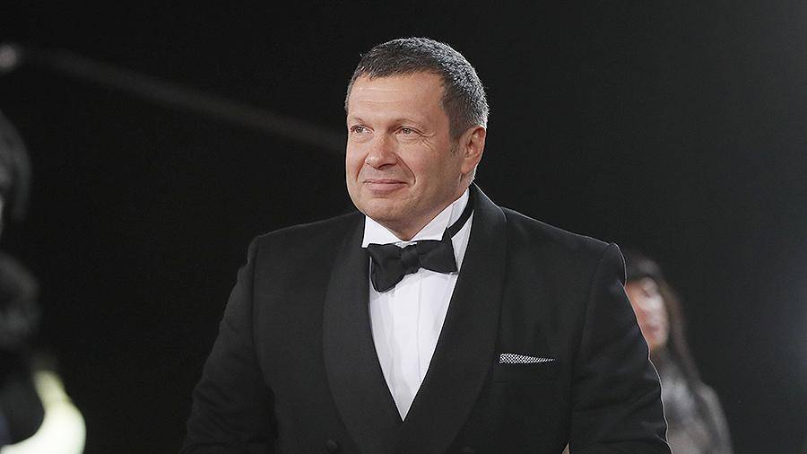 Владимир Соловьев - Иосиф Сталин - Степан Бандер - Соловьев выгнал из студии украинского эксперта за слова о Бандере - iz.ru - Россия - Украина