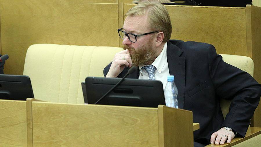 Виталий Милонов - Максим Топилин - Милонов предложил включить в трудовой день время на дорогу до работы - iz.ru - Россия
