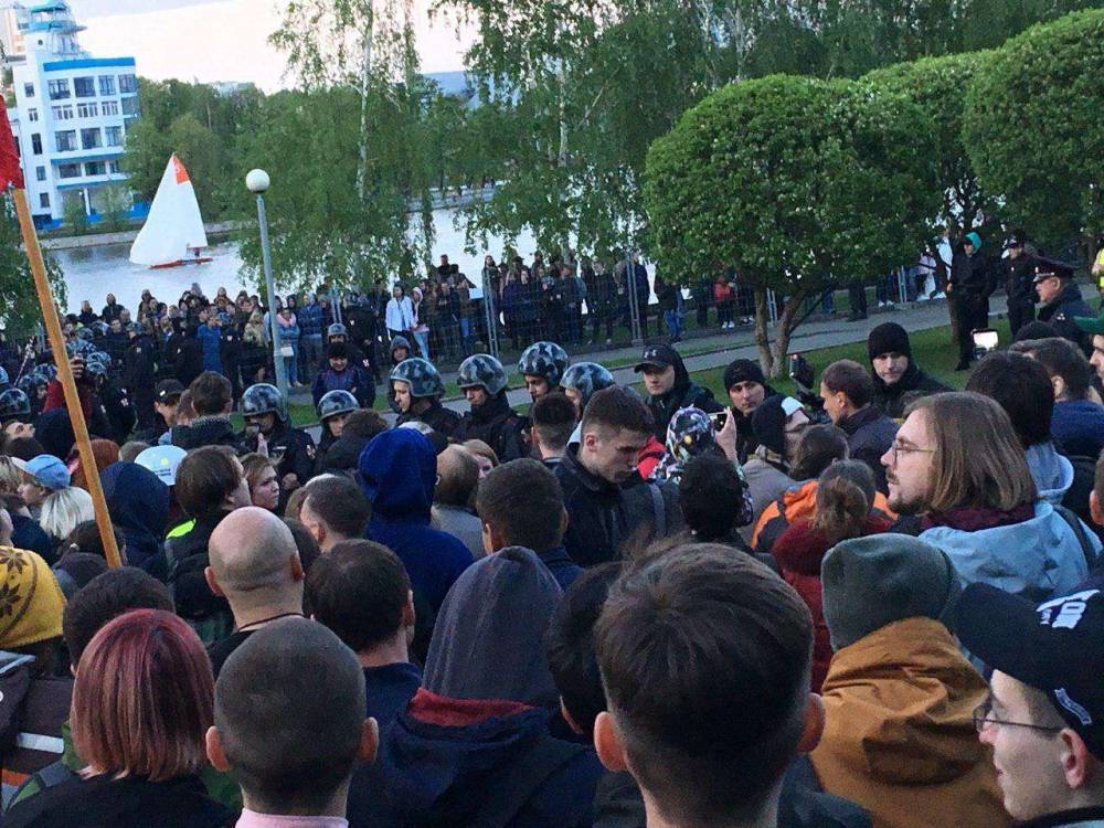 Сергей Бидонько - В Екатеринбурге возобновились столкновения сторонников и противников строительства храма - theins.ru - Екатеринбург - Свердловская обл.