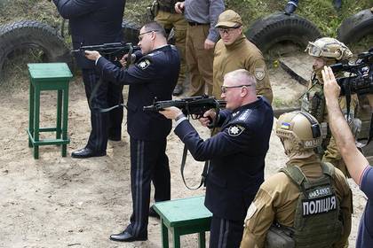 Сергей Князев - Украинская полиция решила отказаться от автоматов Калашникова - lenta.ru - Украина