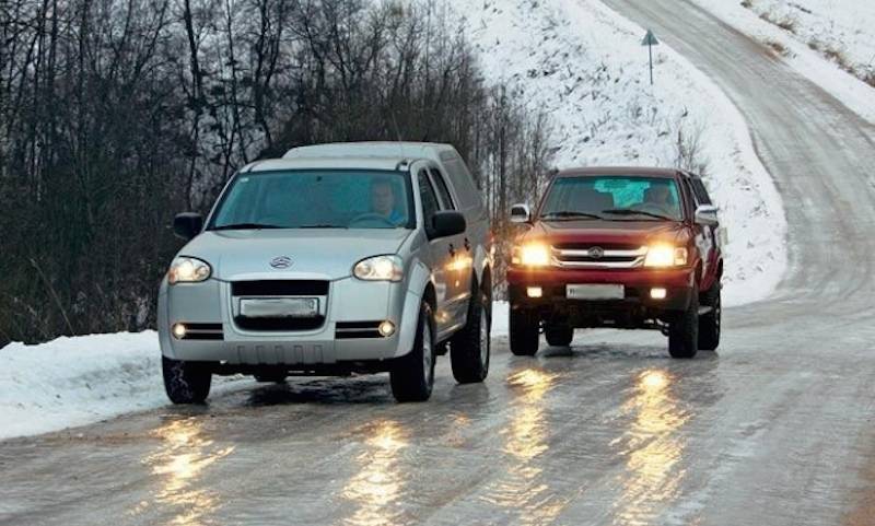 Россиянам предложили снизить скорость автомобилей зимой - bloknot.ru - Россия