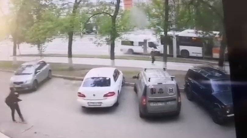Гульназ Хайри - Момент столкновения «Газели» с двумя автобусами в Уфе попал на видео - gorobzor.ru - Уфа