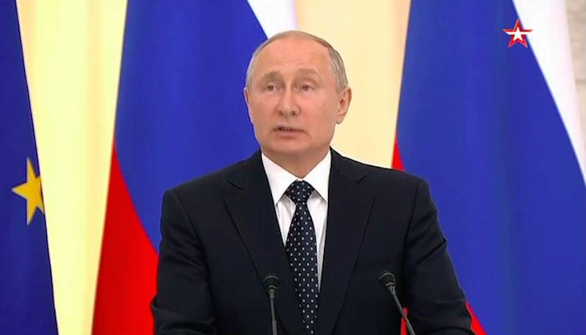 Владимир Путин - Путин назвал чиновников «средством особой опасности» - bloknot.ru - Россия - Сочи