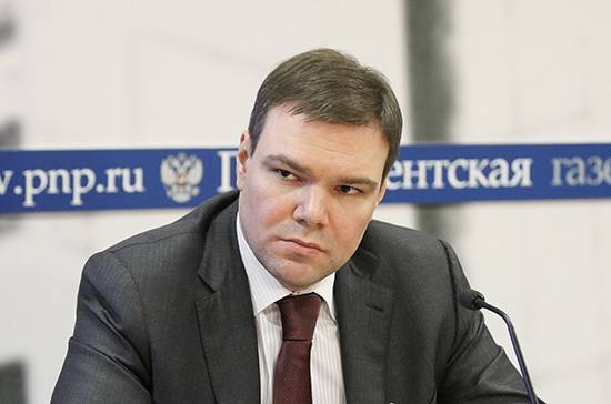 Владимир Путин - Леонид Левин - В Госдуме изучат практику применения возрастной маркировки зрелищ и информации - pnp.ru - Россия