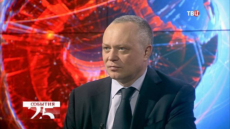 Владимир Зеленский - Игорь Коломойский - Алексей Фролов - Константин Костин - Примет ли Зеленский решение о роспуске Рады - tvc.ru - Украина