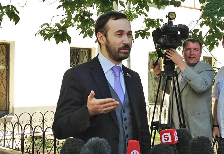 Петр Порошенко - Илья Пономарев - Экс-депутат Госдумы получил "святое украинское гражданство" - tvc.ru - Украина
