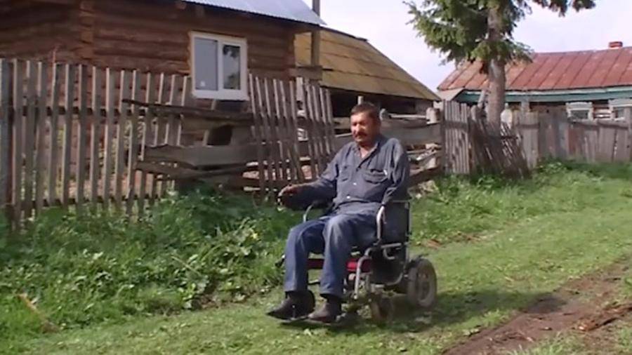 В Башкирии инвалида без руки и ног оштрафовали за нескошенную траву - iz.ru - Башкирия - район Архангельский