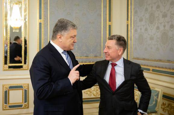 Петр Порошенко - Уходя, Порошенко наградил Волкера и осчастливил украинцев новым праздником | Политнавигатор - politnavigator.net - Украина - Киев