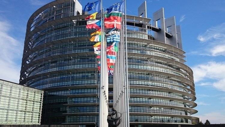 Антонио Таяни - Депутат Европарламента призвала расследовать получение подарков главой Brexit Party - polit.info - США - Англия