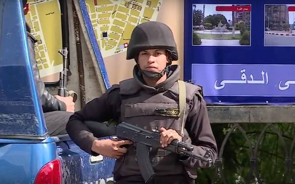 Sky News Arabia - Многочисленные жертвы в результате взрыва рядом с комплексом пирамид в Гизе - topwar.ru - Египет - Каир - Юар