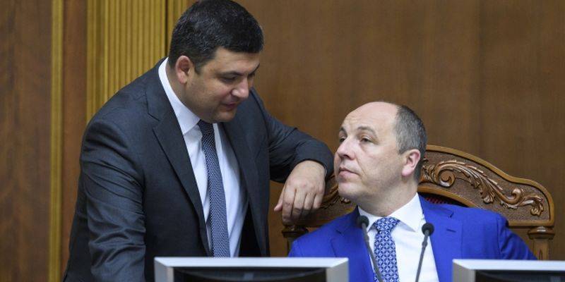 Владимир Зеленский - Владимир Гройсман - Зеленский распустил парламент и предложил правительству Гройсмана идти следом - news-front.info - Украина
