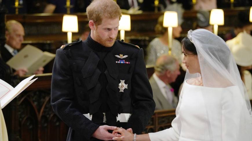Елизавета II - принц Гарри - Дэвид Бекхэм - Серена Уильямс - Джордж Клуни - святой Георгий - Принц Гарри и Меган Маркл отметили годовщину свадьбы фотоподборкой - mir24.tv - Англия