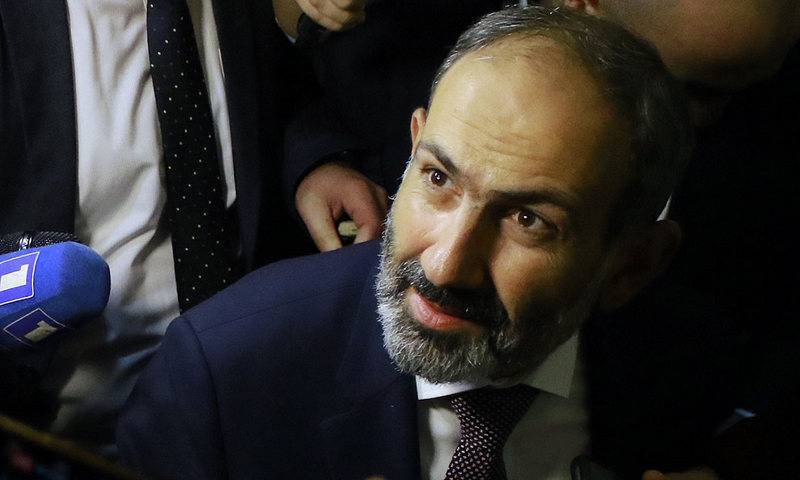 Роберт Кочарян - Никола Пашинян - В Армении Пашинян призвал блокировать входы в здания судов - bloknot.ru - Армения - Ереван