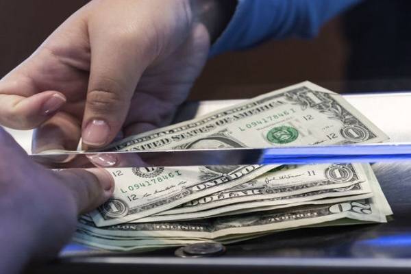 Граждане России перевели за рубеж свыше 1,6 млрд долларов в I квартале - moneytimes.ru - Россия