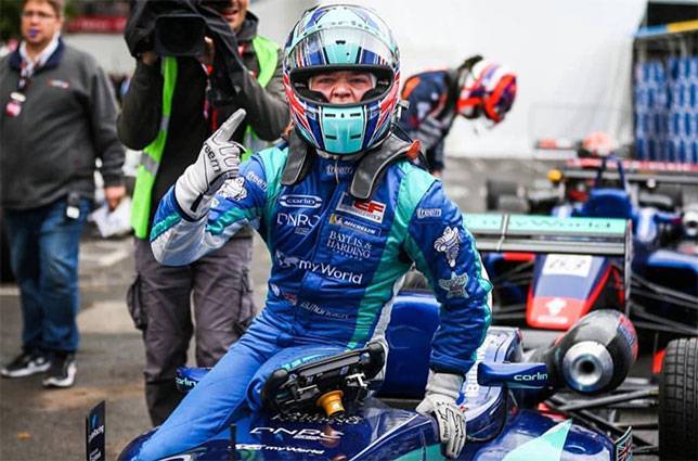 Билли Монгер выиграл гонку на городской трассе в По - f1news.ru - Франция - Дания