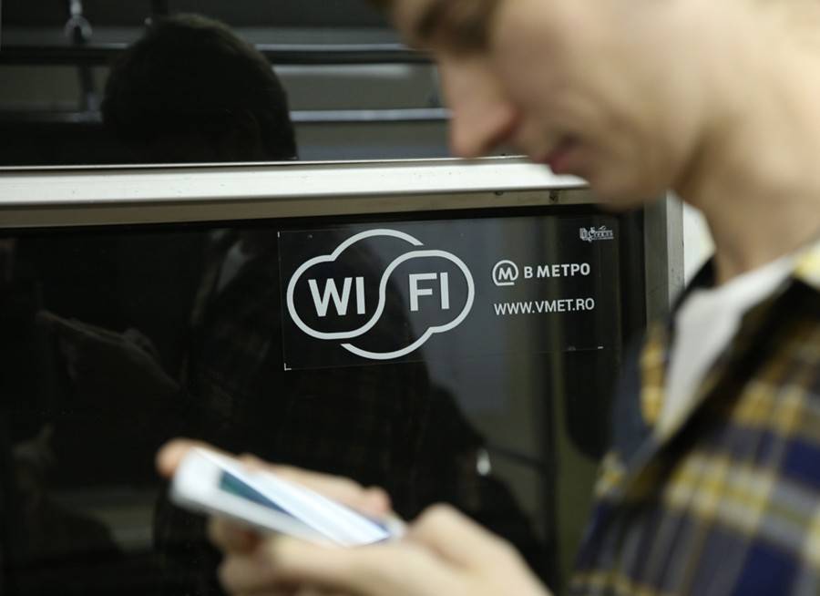 Wi-Fi в метро без рекламы и авторизации подешевел - m24.ru - Москва - Санкт-Петербург