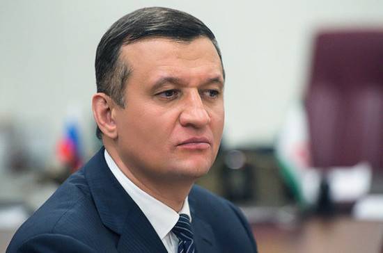 Дмитрий Савельев - Савельев предложил пересмотреть вопрос региональных наценок на жизненно важные лекарства - pnp.ru - Россия