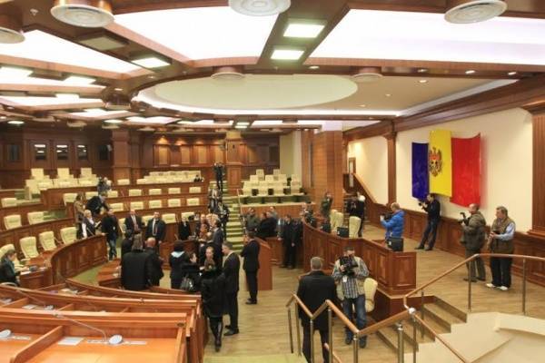 Андрей Нэстасе - Майя Санду - Парламент Молдавии два месяца не может договориться о начале работы - eadaily.com - Молдавия