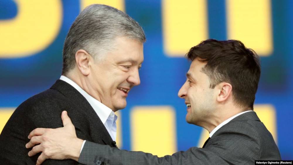 Владимир Зеленский - Петр Порошенко - Роспуском парламента Зеленский оказал услугу Порошенко - news-front.info - Украина