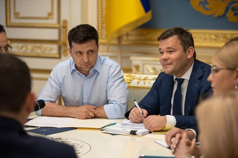 Владимир Зеленский - Олег Ляшко - Зеленский созвал Верховную Раду на экстренное заседание - tvc.ru - Украина