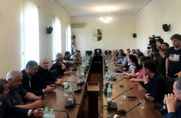 Аслан Бжания - Российские врачи раскрыли диагноз лидера абхазской оппозиции - eadaily.com - Москва - Россия - Германия - Апсны