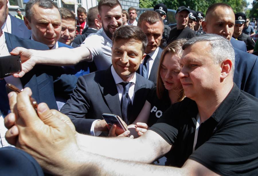 Владимир Зеленский - Андрей Богдан - Зеленский намерен провести референдум по вопросу о переговорах с РФ - m24.ru - Москва - Россия - Украина - Киев
