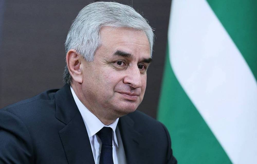 Рауль Хаджимба - Президент Абхазии предложил оппозиции назначить выборы на 25 августа - tass.ru - Апсны - Сухум
