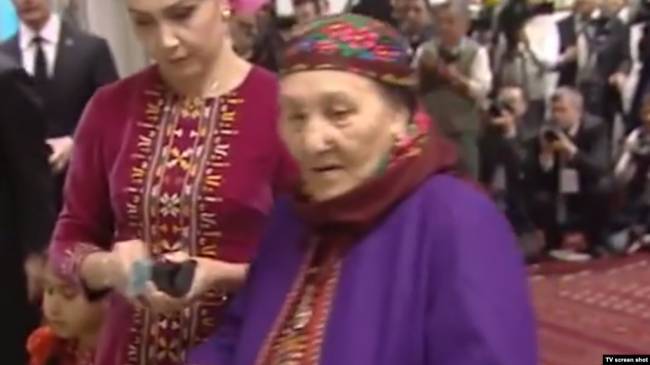В Туркмении следят за состоянием матери президента Бердымухамедова - eadaily.com - Туркмения - Ашхабад