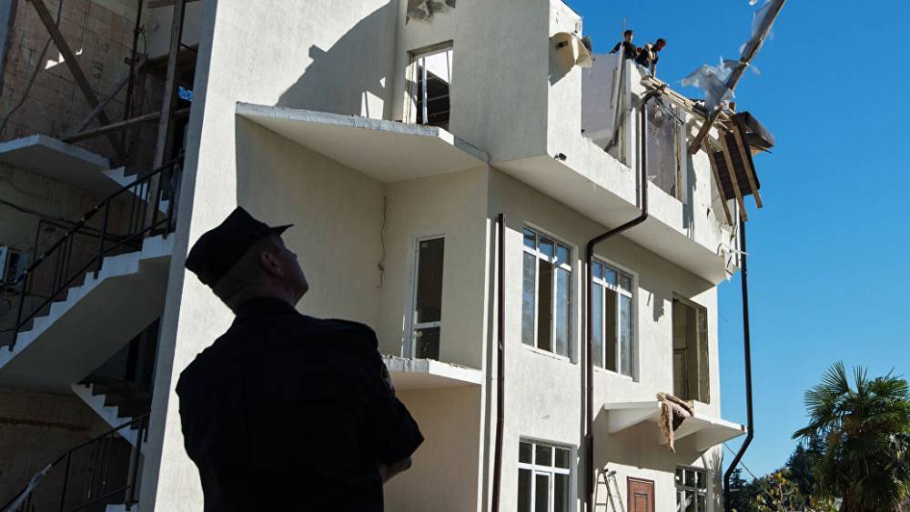 В Сочи начали сносить 48-квартирный дом-самострой - realty.ria.ru - Сочи - Сочи