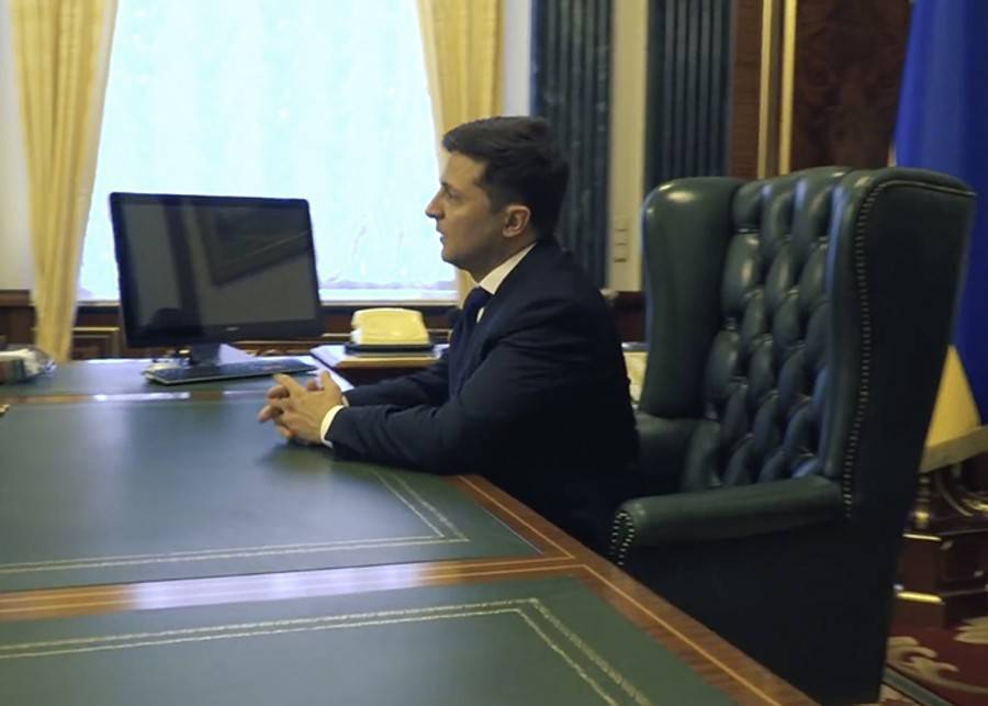 Владимир Зеленский - Президентское кресло показалось неудобным Зеленскому - m24.ru - Украина