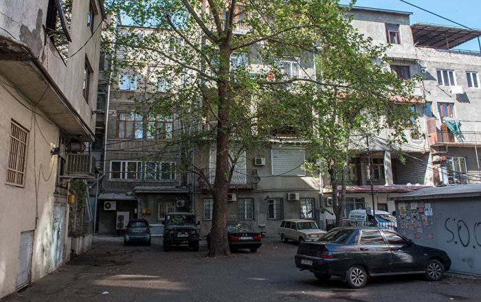Самоубийство в Ереване: мужчина повесился во дворе своего дома - ru.armeniasputnik.am - Армения - Ереван