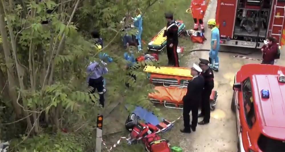 Задержан водитель попавшего в ДТП в Италии автобуса - m24.ru - Россия - Италия