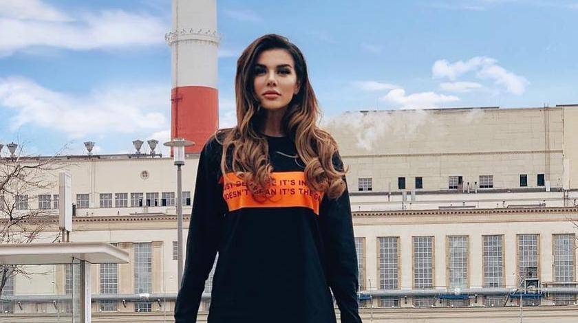 Анна Седокова - "Просто кайф": Седокова встала на колени - utro.ru