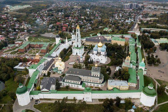 Василий Уткин - В Троице-Сергиевой лавре священник напал с ножом на монаха - aif.ru