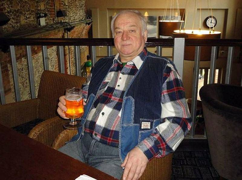 Сергей Скрипаль - "У меня все нормально": Сергей Скрипаль впервые после отравления вышел на связь - tvc.ru - Россия - Виктория