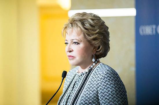 Владимир Путин - Валентина Матвиенко - Андрей Первозванный - Матвиенко назвала Путина требовательным руководителем, всегда нацеленным на результат - pnp.ru - Россия