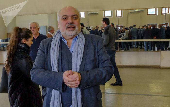 Никола Пашинян - Константин Орбелян подал в суд на Никола Пашиняна и Назени Гарибян - ru.armeniasputnik.am - Армения